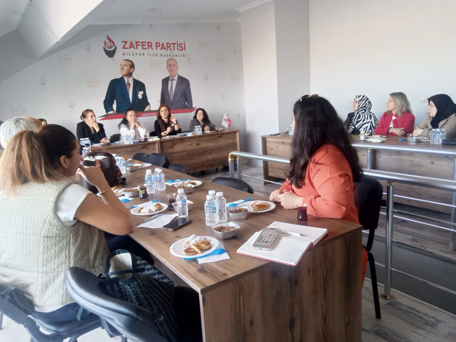 Nilüfer’de Kadınlar Ayağa Kalktı: Hukuki Haklar İçin Güçlü Buluşma