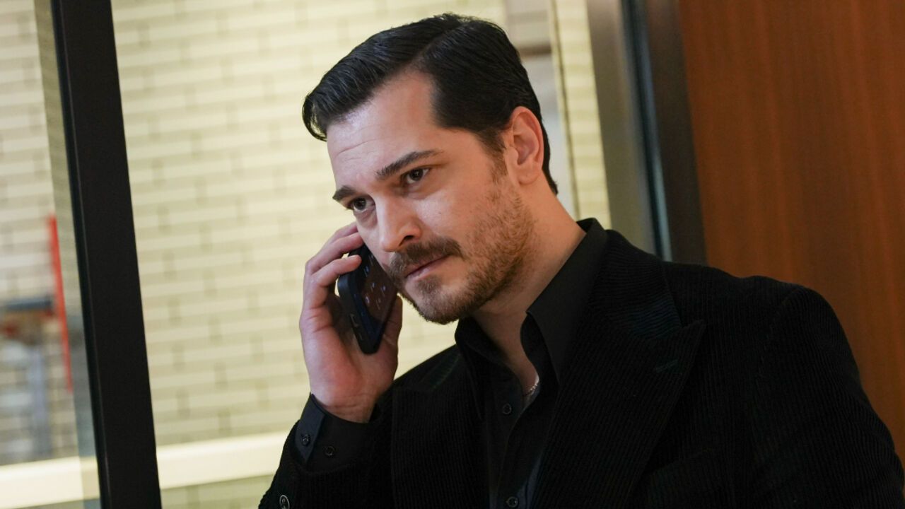 Çağatay Ulusoy oyunculuğu mu bıraktı? Paylaşım ortalığı karıştırdı