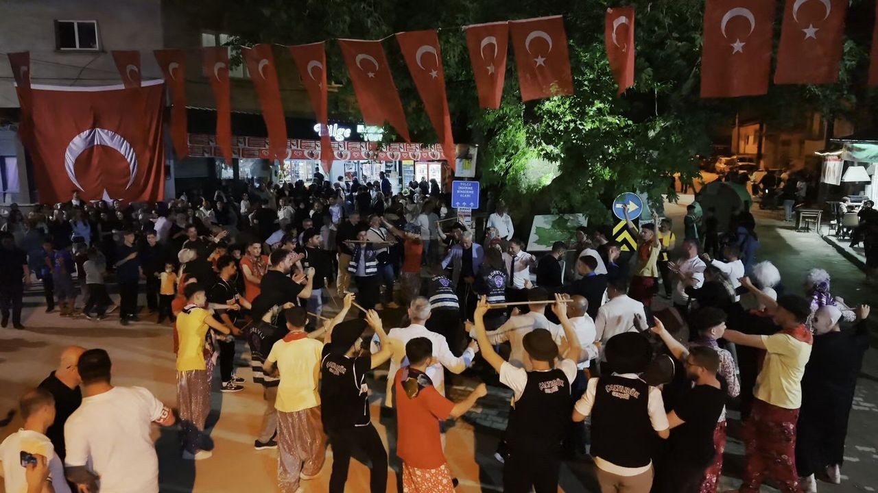 Bursa'da 157 Yıllık Deve Eğlencesi Coşkuyla Kutlandı