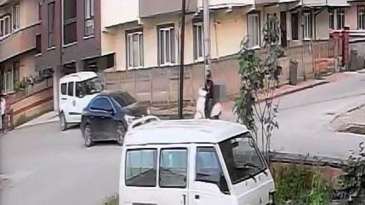 Bursa'da Motosiklet ile Otomobil Çarpıştı: 1 Yaralı
