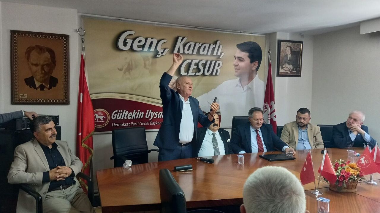 Bursa'da Demokrat Parti Bayramlaşma Programı: Birlik ve Dayanışma Vurgusu
