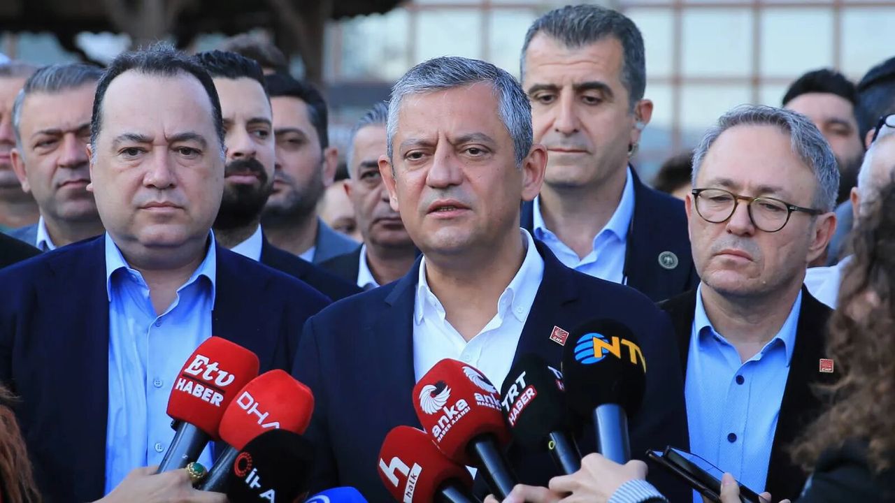 Özgür Özel'den Kılıçdaroğlu'na Çarpıcı Yanıtlar: Grup Başkanlığı Tartışmaları Devam Ediyor