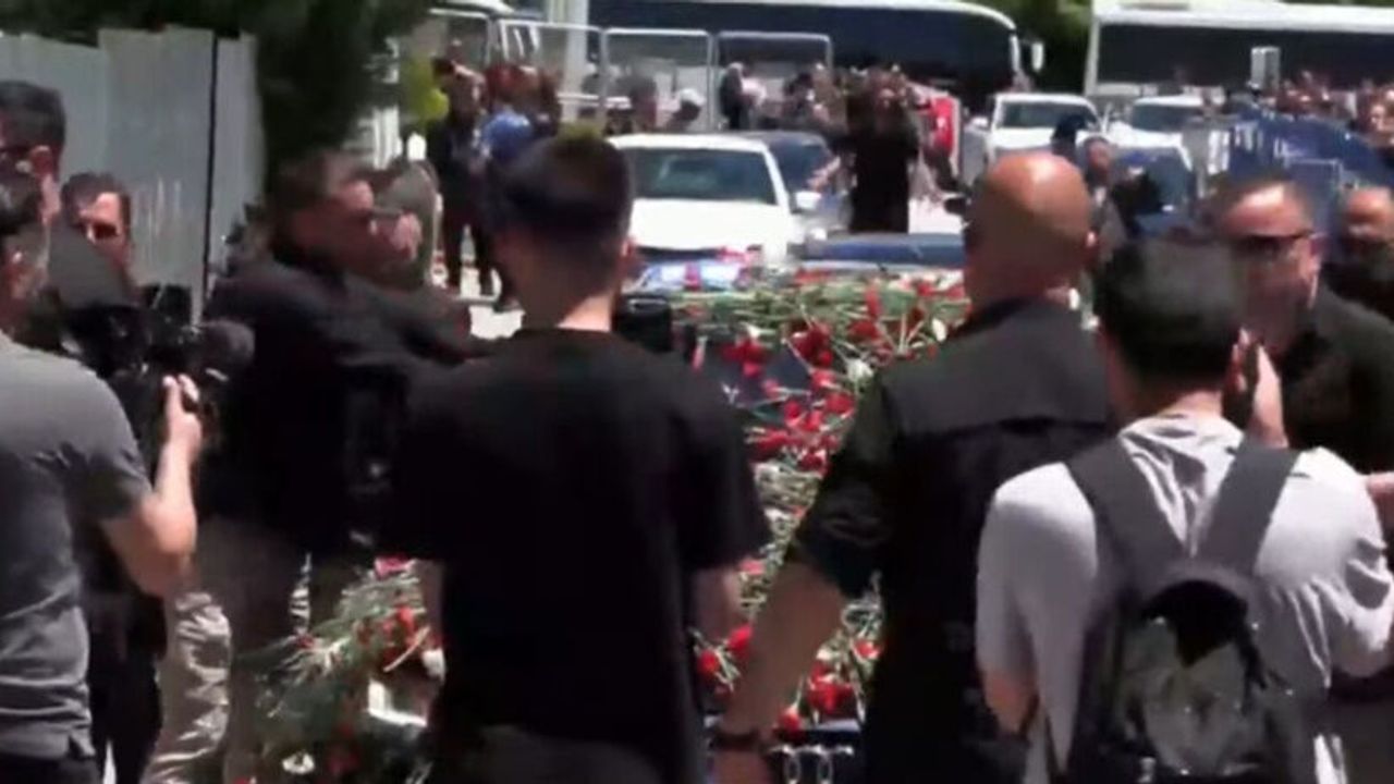 CHP Genel Merkezi'nde Kılıçdaroğlu'na Destek İçin Yoğun Hazırlıklar