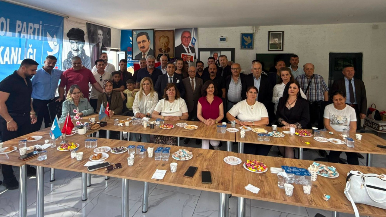 Bursa'da Bayram Coşkusu: DSP İl Başkanlığı'nda Birlik ve Dayanışma