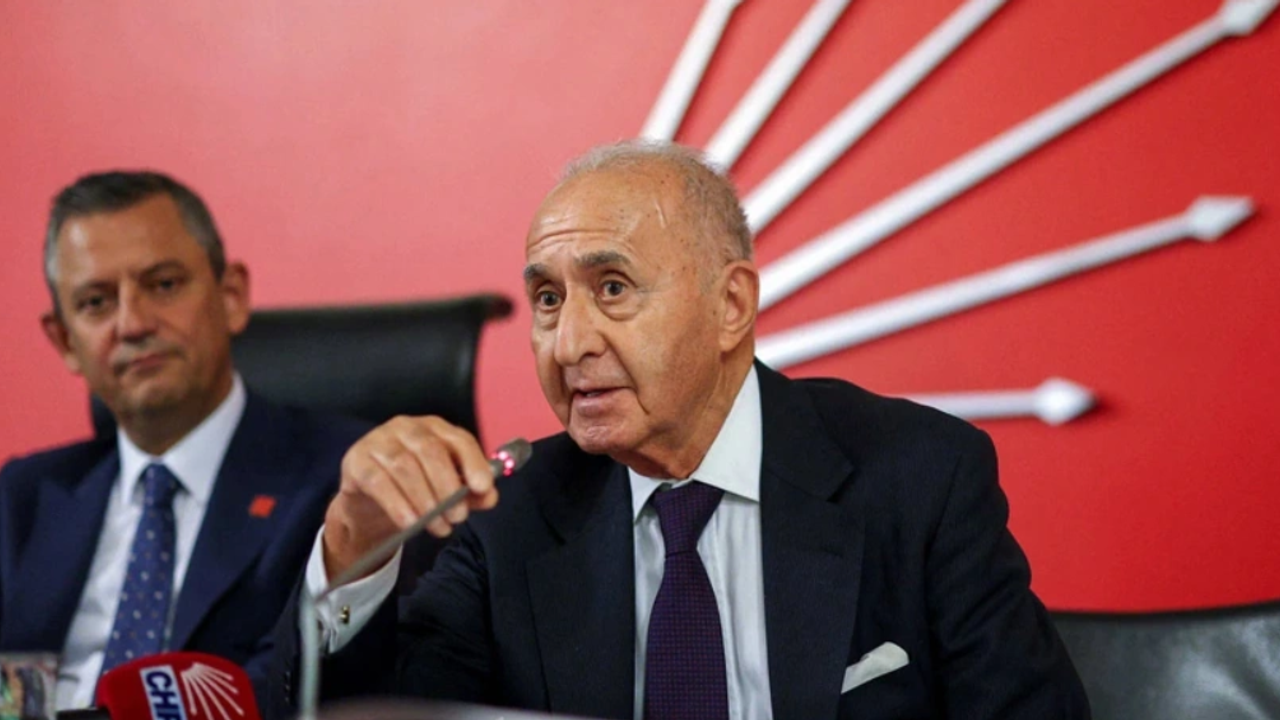 Hikmet Çetin'den Özgür Özel'e Destek: Siyasi Süreçte Bir Adım İleri
