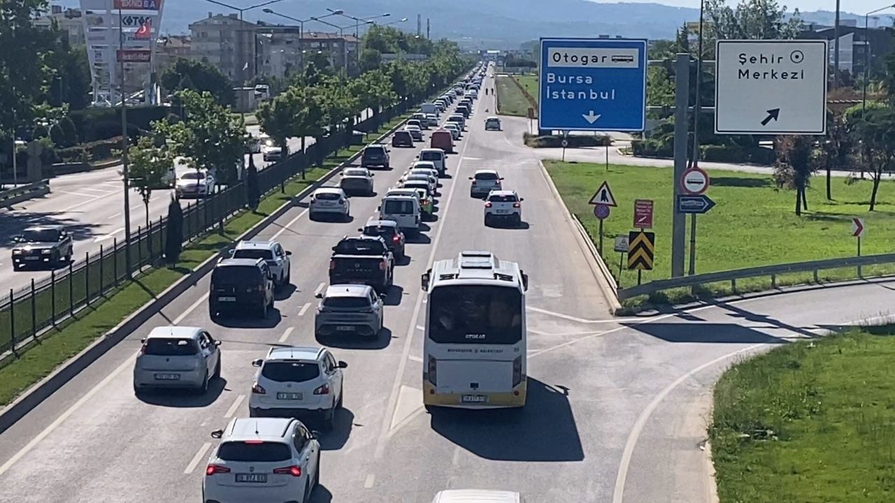 Bursa-Ankara Yolunda Bayram Trafik Yoğunluğu Artıyor