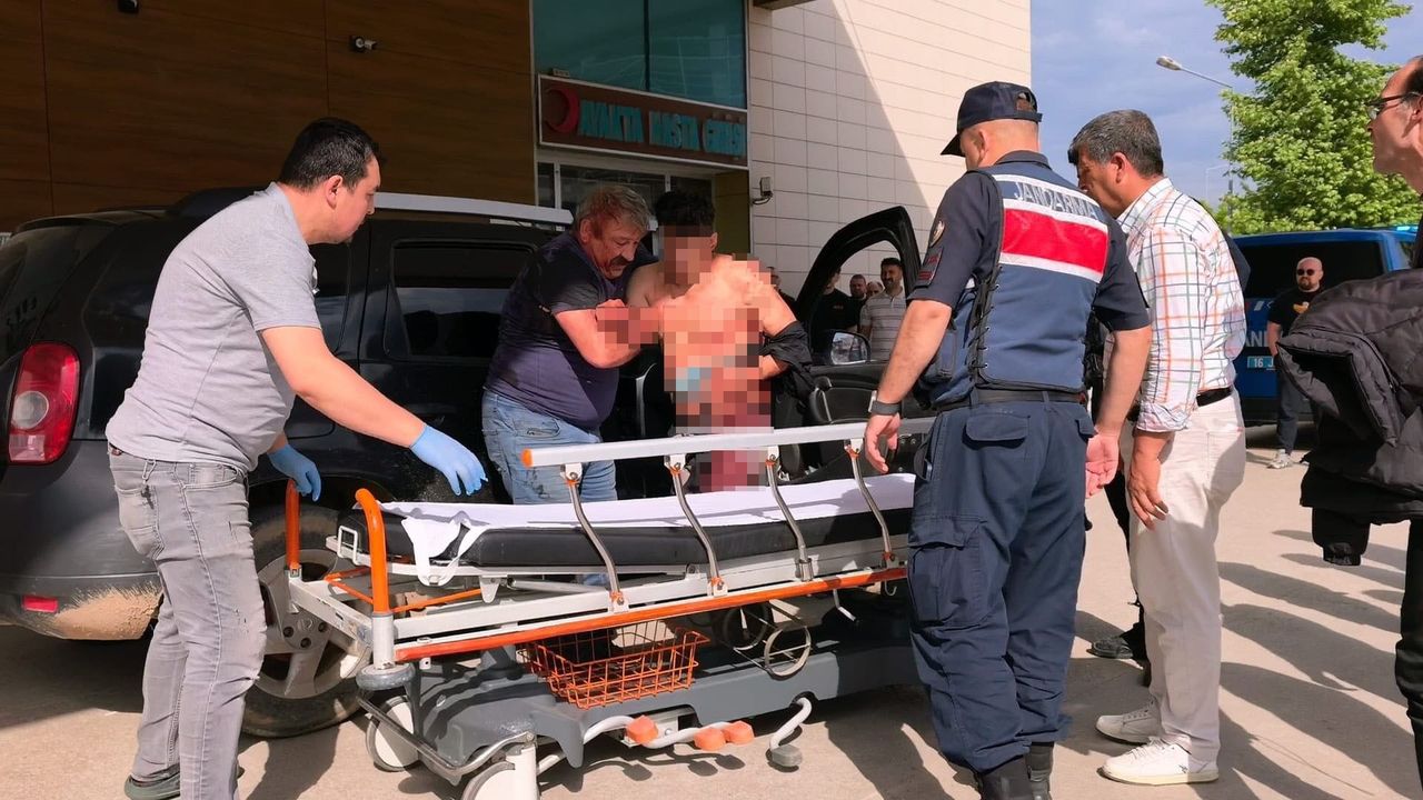 İnegöl'de Akraba Kavgası: 1 Kişi 5 Kez Bıçaklandı