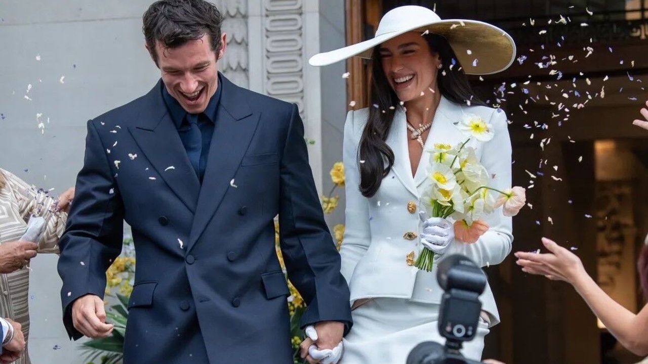 Dua Lipa ve Callum Turner: Londra'da Sade Bir Törende Evlendiler