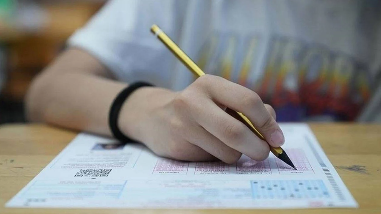 Bursluluk Sınavı Sonuçları Açıklandı: 70 Bin Öğrenci Burs Almaya Hak Kazandı
