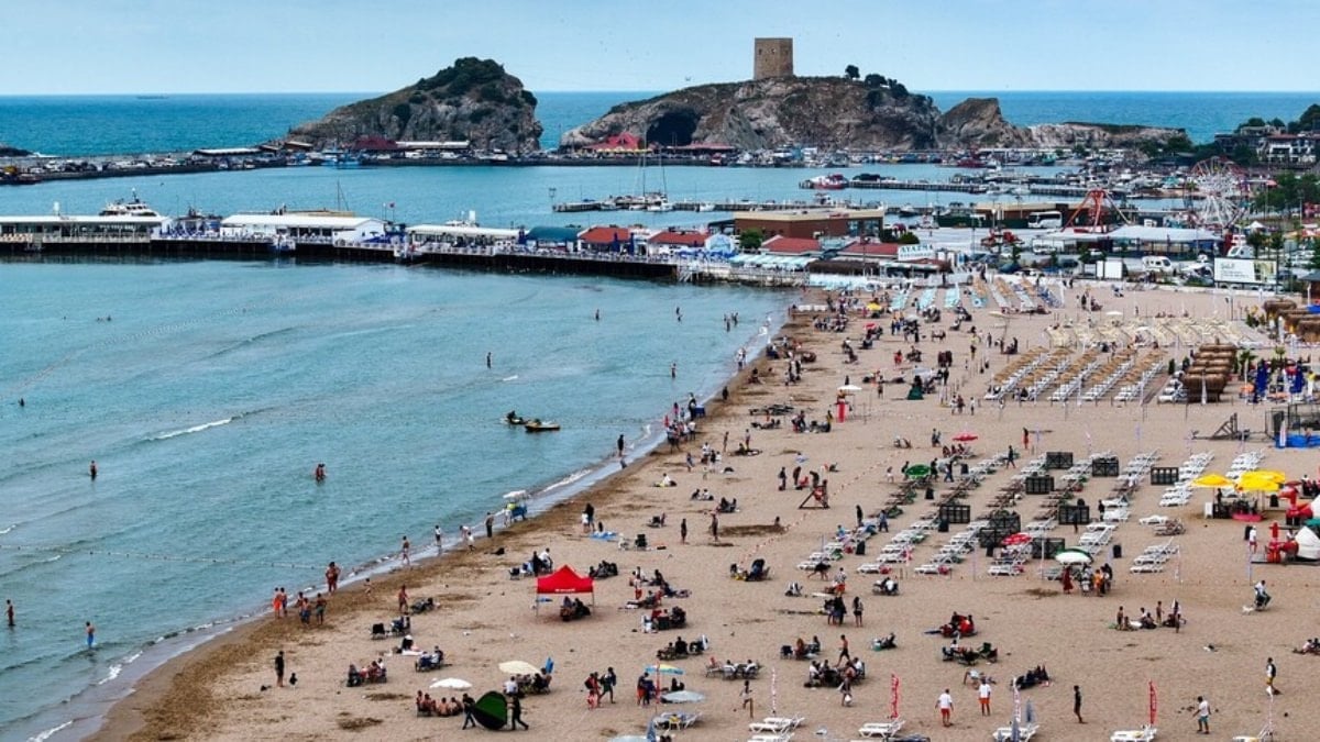 İstanbul'da Yüzme Sezonu Başlıyor: 95 Güvenli Alan Belirlendi