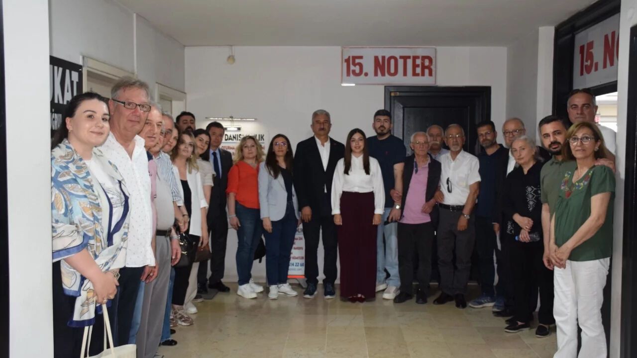 CHP Bursa Delegeleri: Olağanüstü Kurultay İçin İmzalar Verildi