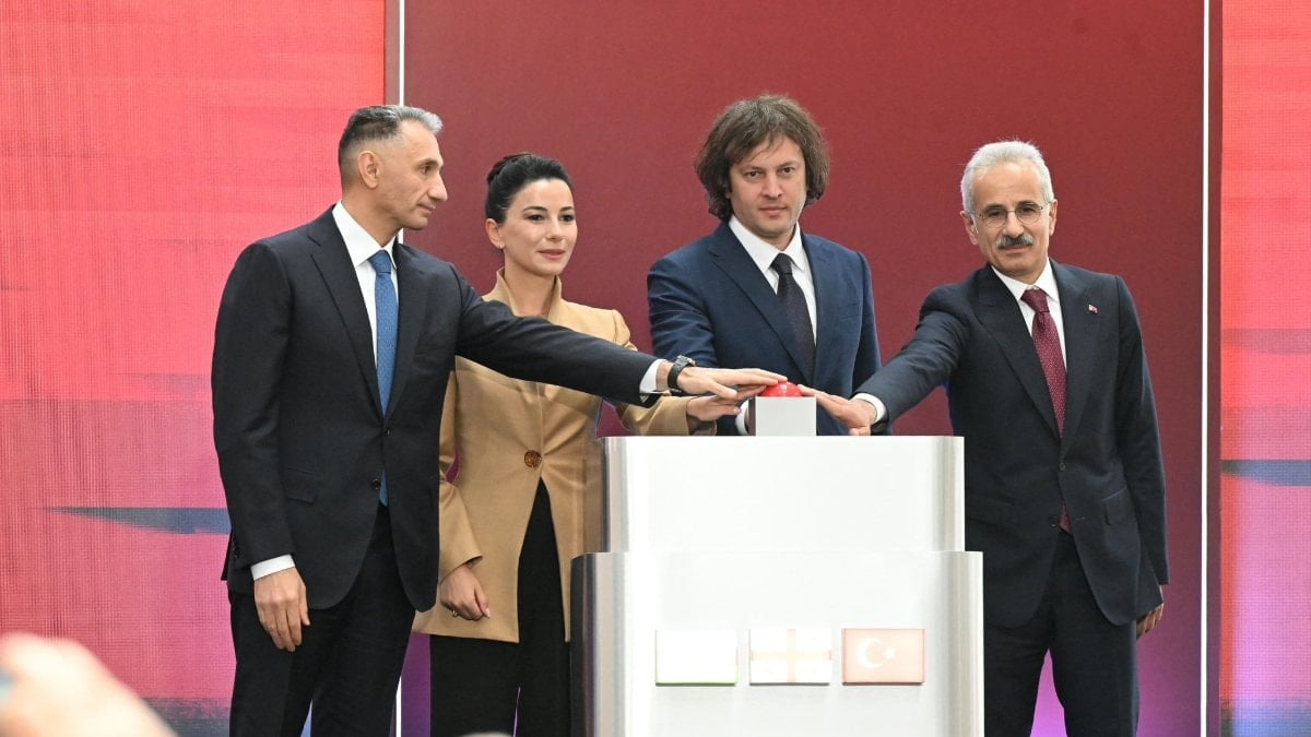 Bakü-Tiflis-Kars Hattı Tam Kapasiteyle İşletmeye Alındı: Yeni Dönem Başladı