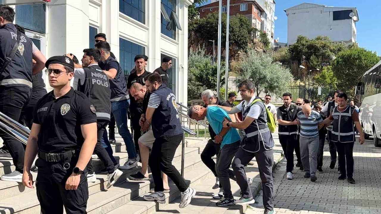 Dev Narkotik Operasyonu: 29 Şüpheli Orhangazi Adliyesi'ne Sevk Edildi