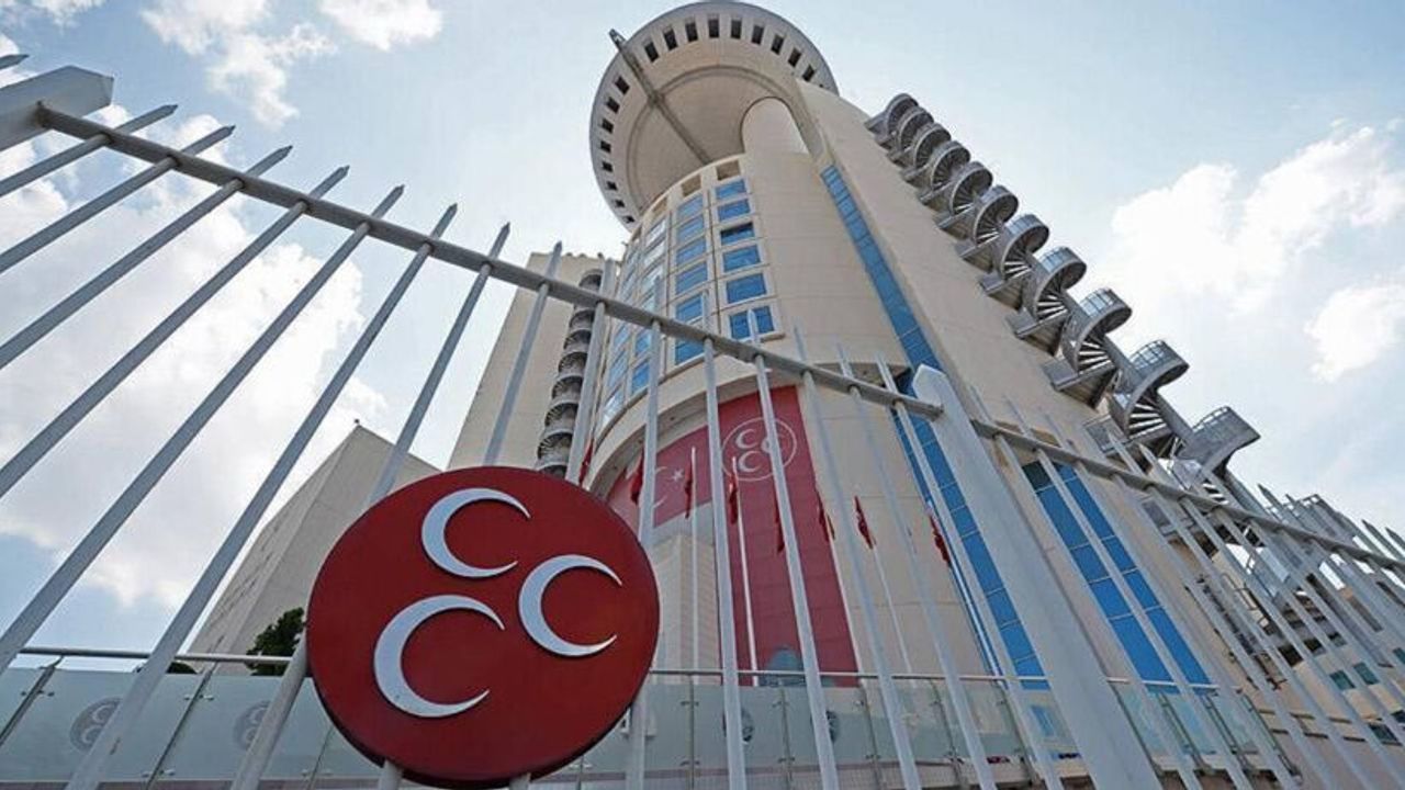MHP'de Tasfiyeler Devam Ediyor: Adana İl Teşkilatı Feshedildi