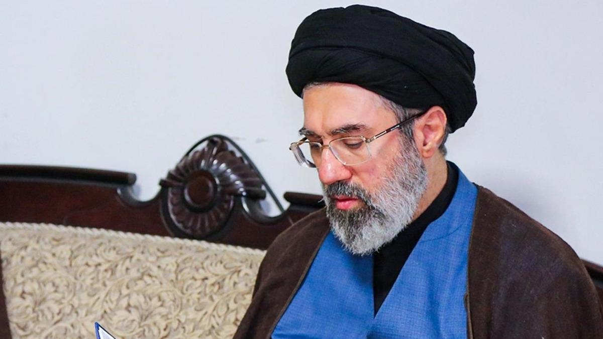 Hamaney'den Kritik Açıklama: "Milli Birlik, Galibiyetin Anahtarı"