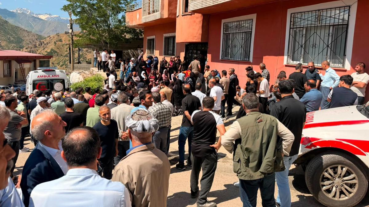Uzman Çavuş Hakkari'de Kanlı Olay: 4 Kişiyi Öldürdü, İntihara Teşebbüs Etti