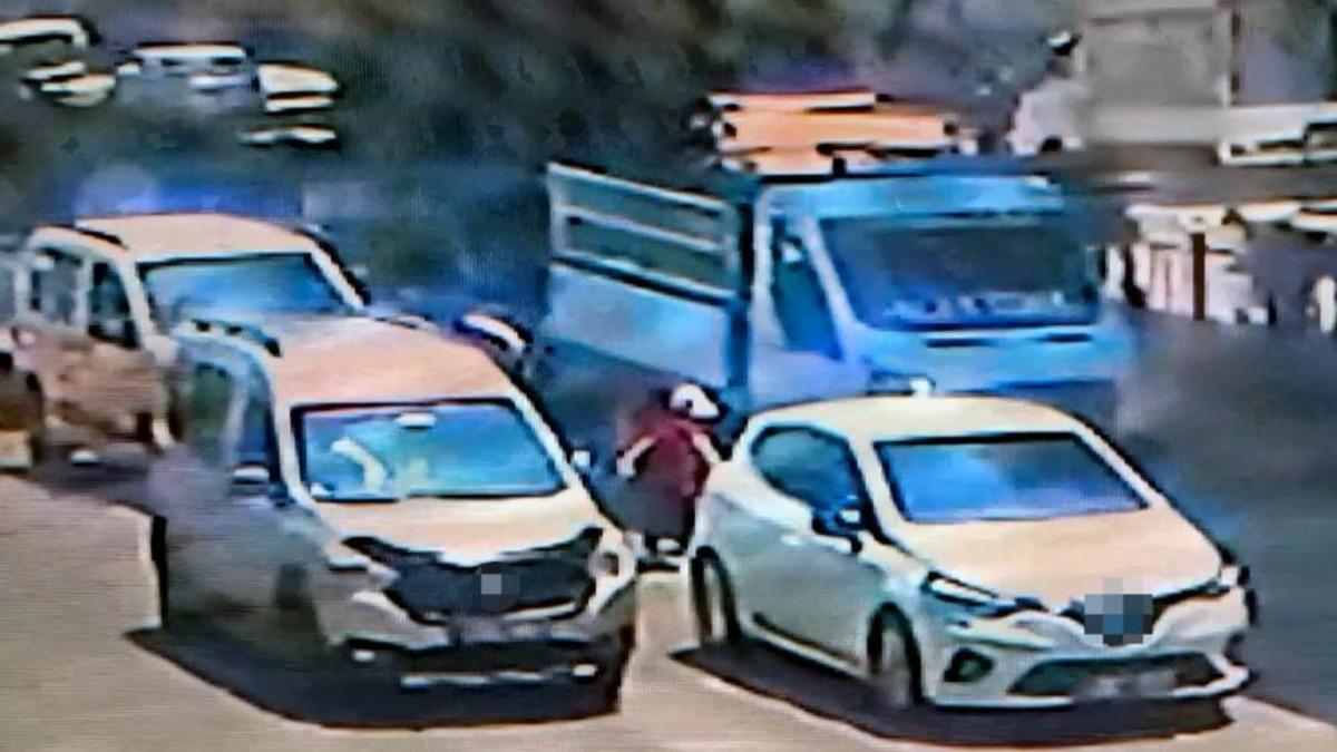 Adana'da Feci Kaza: 4 Yaşındaki Çocuk İki Araç Tarafından Çarpılarak Hayatını Kaybetti