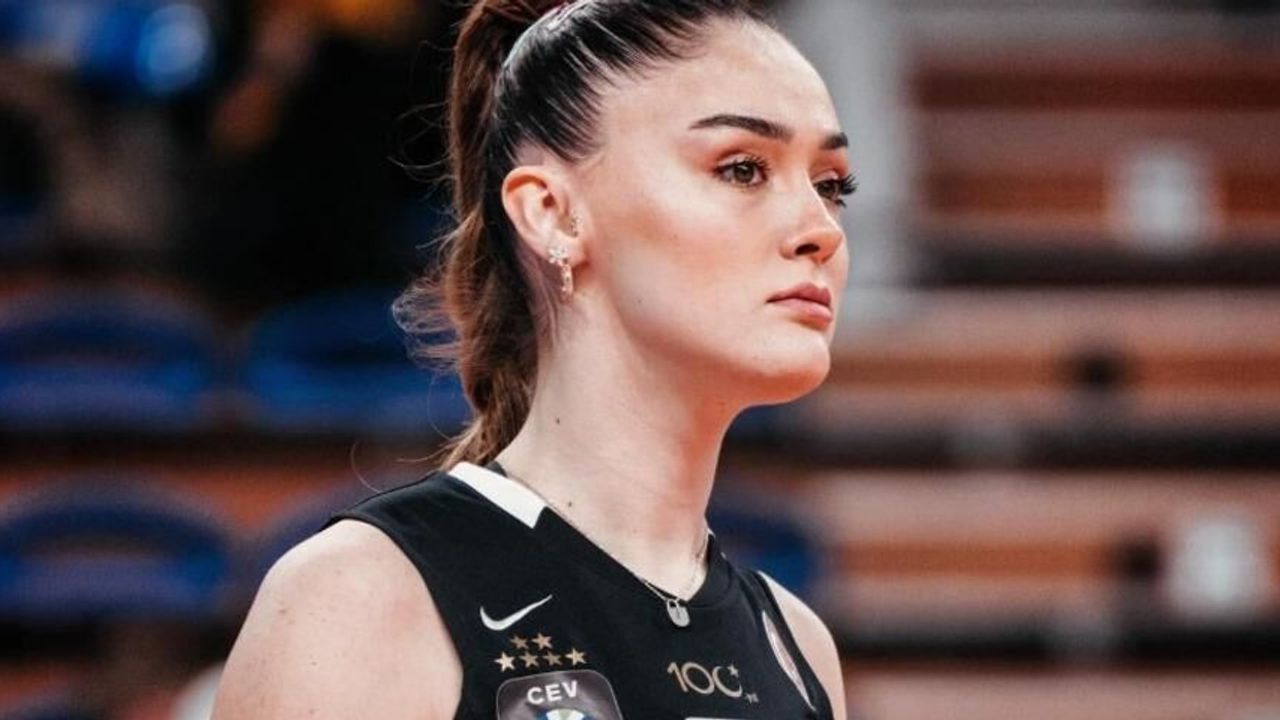 Zehra Güneş'in Kız Kardeşi İrem Güneş 22 Yaşına Girdi: Sosyal Medyada Gündem Oldu