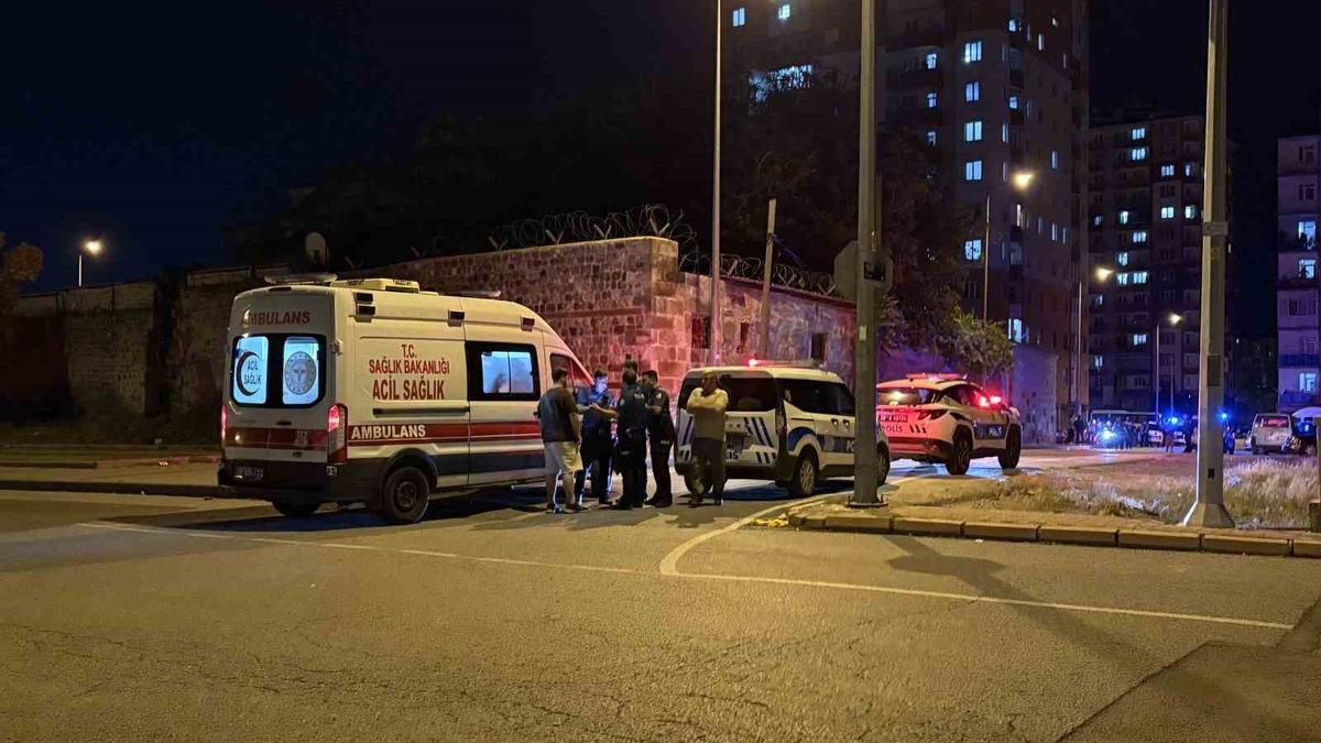 Kayseri'de Torpil Kavgası: 3 Yaralı, 1'i Satırla Yaralandı