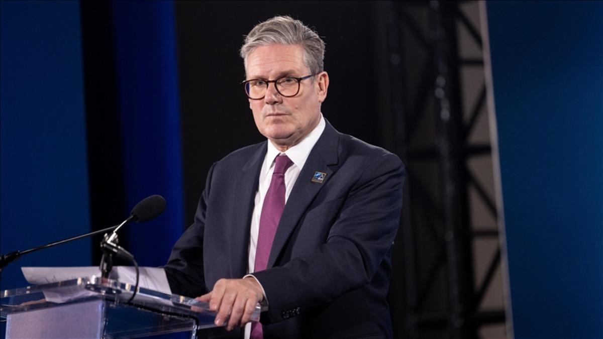 Keir Starmer İstifa Etti: Siyasi Kriz Sebebiyle Görevini Bıraktı