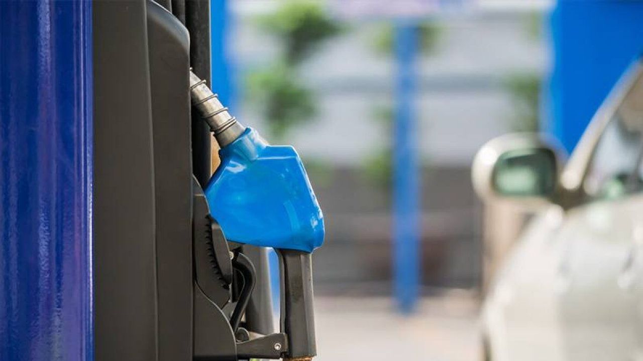 Benzine büyük zam