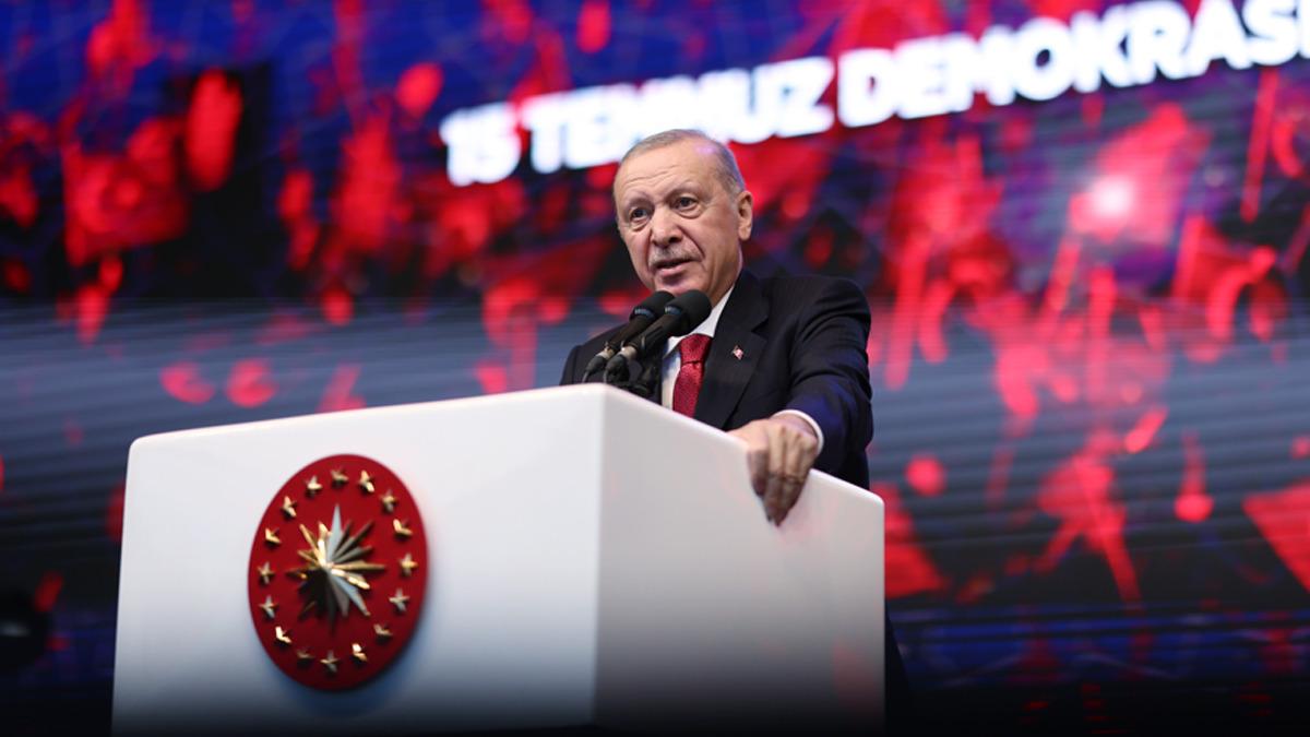 Cumhurbaşkanı Erdoğan: "Dikkatli, temkinli ve özenli şekilde FETÖ'nün kripto unsurlarının üzerine gideceğiz"