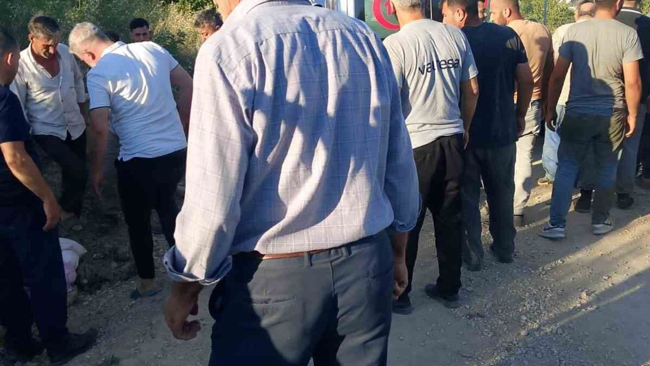 Traktörünün altında kalan sürücü ağır yaralandı