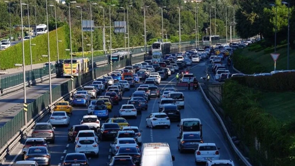 Haziran ayında 194 bin 740 adet taşıtın trafiğe kaydı yapıldı ensonhaber.com
