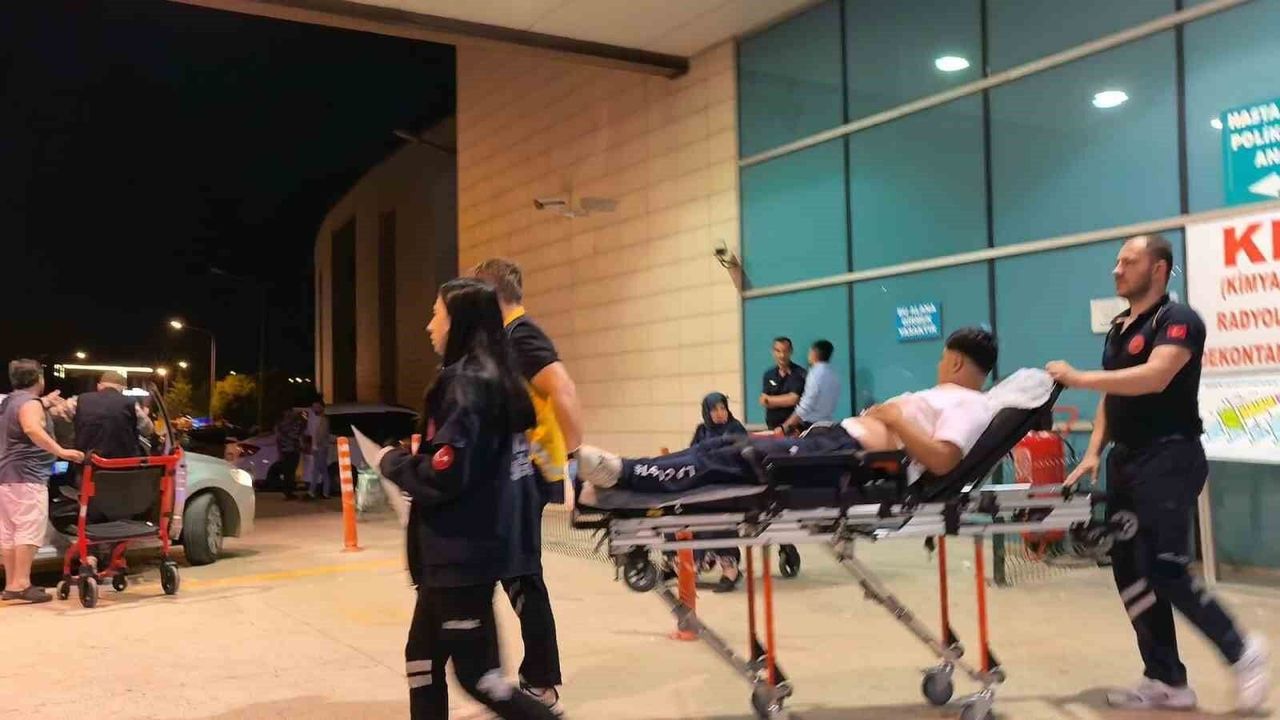 Bursa'da bıçaklı kavga: 1'i ağır 2 yaralı