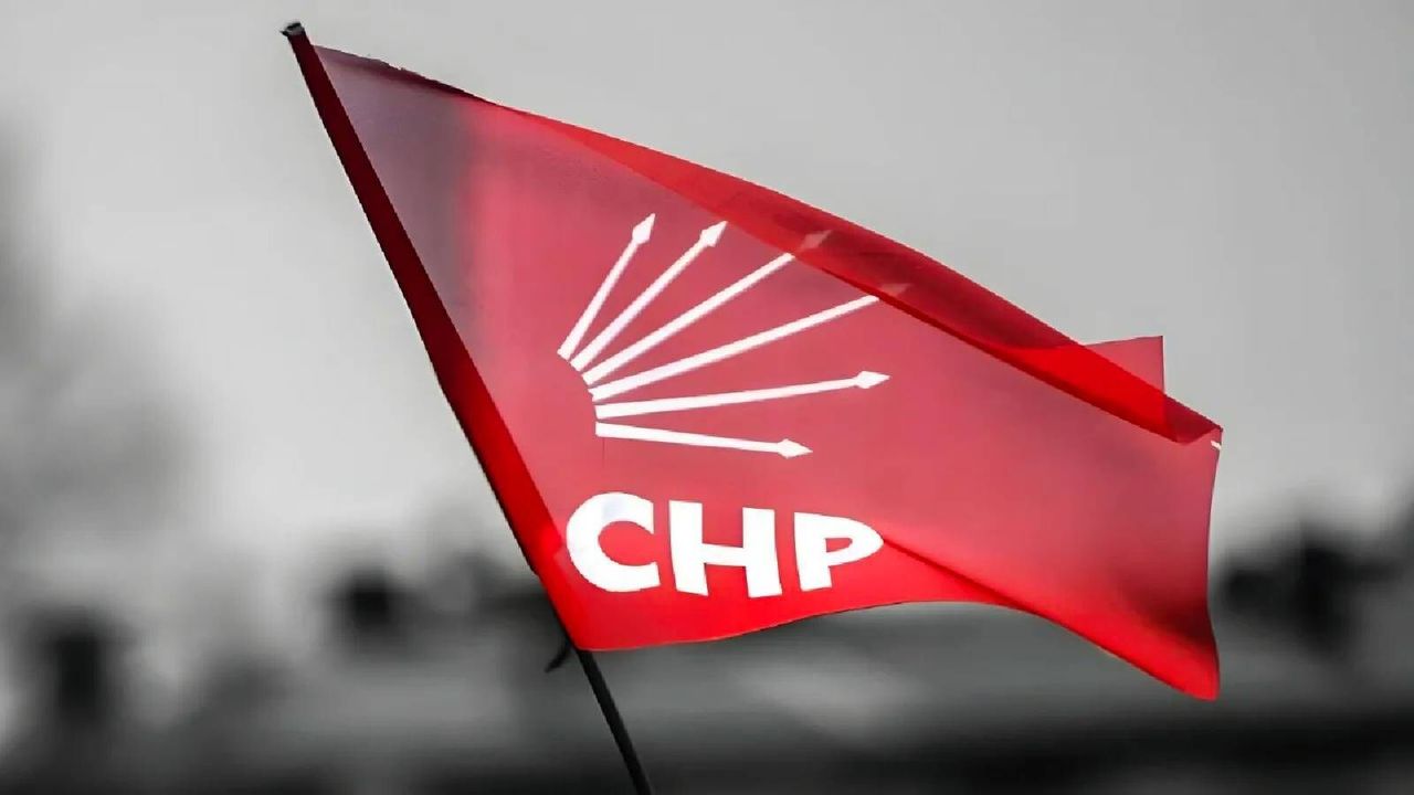 CHP'de 4 il başkanı görevden alındı