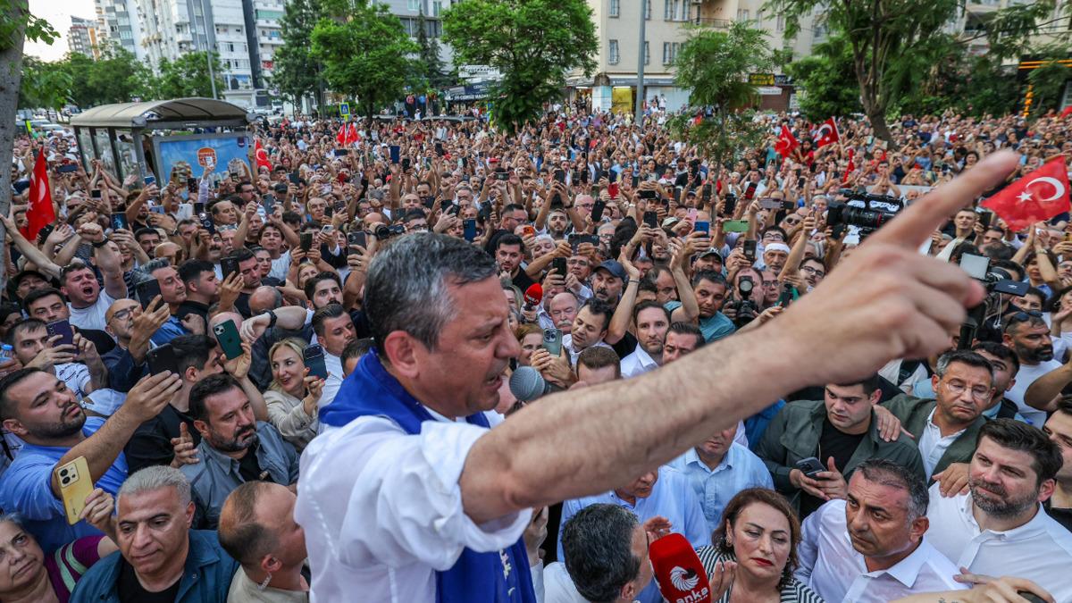 Baskın seçim mi geliyor? Kulisleri hareketlendiren iddia! Özel'in yedek partisi bile hazırmış