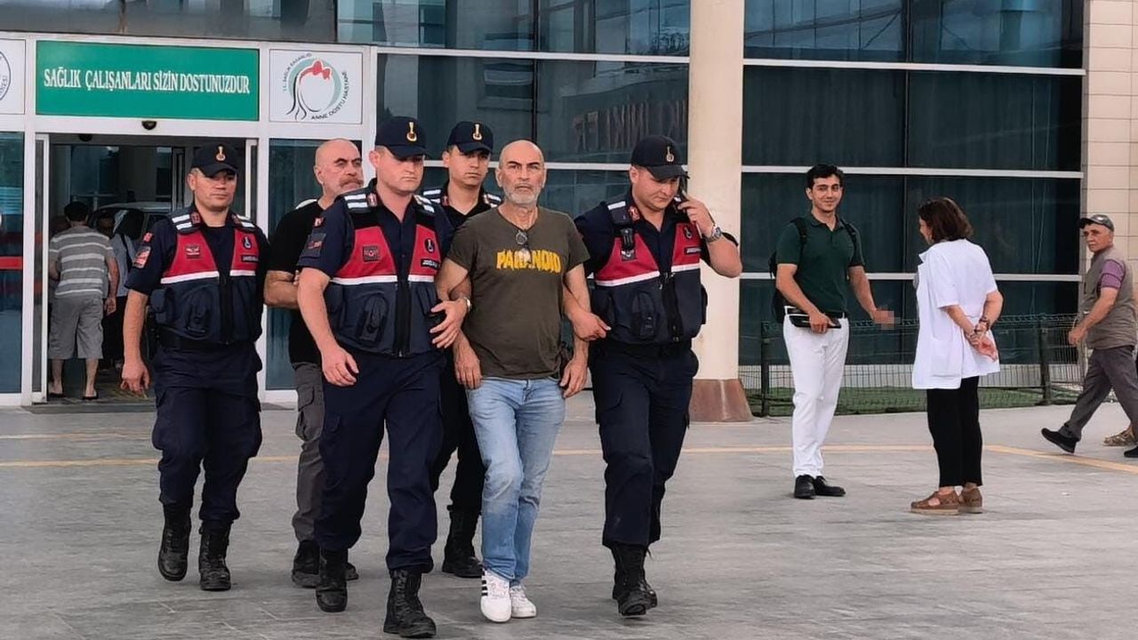 Ünlü yönetmen Ezel Akay ve kardeşi adliyeye sevk edildi