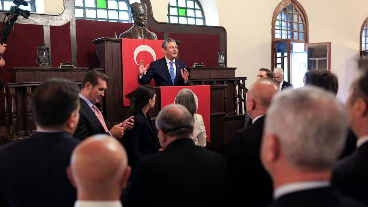 YENİ Parti Programı: Demokrasi ve Ekonomi Vurgusu