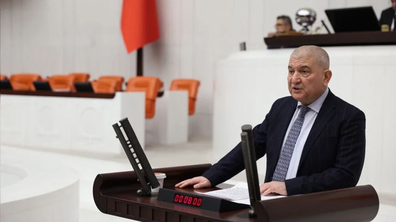 Kani Torun, Gelecek Partisi'nin Fesih Sürecinde Yeni Yol Partisi'nde Devam Edecek