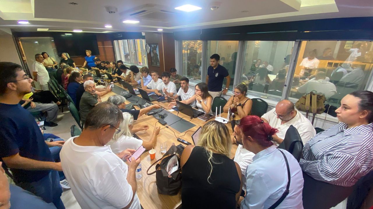 Yeni Parti Bursa'da Üyelik Artışı: CHP'den Geçişler Devam Ediyor