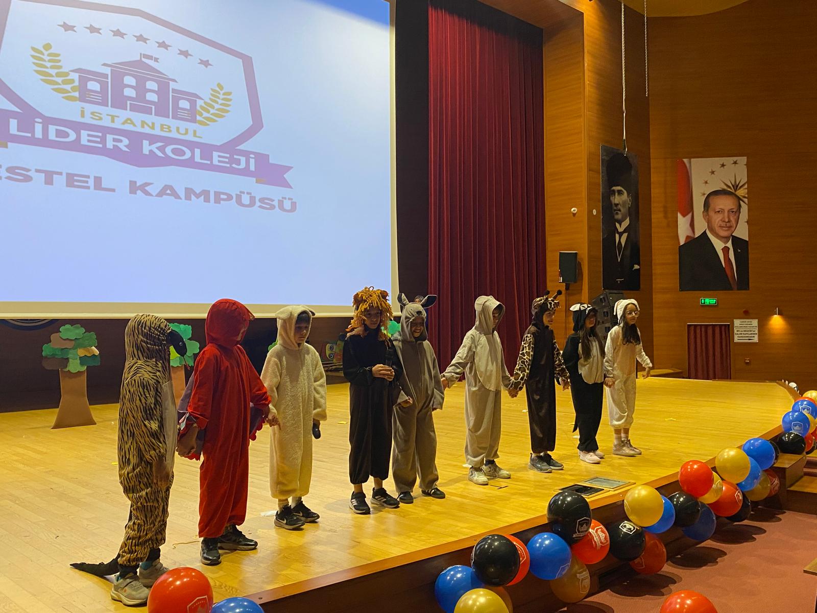 Lider Koleji Kestel’de Öğrencilerden Dünya Dilleri Gecesi Şovu